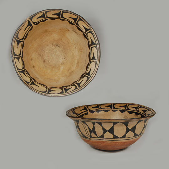 Historic Kewa Pueblo Pottery - C3753.08